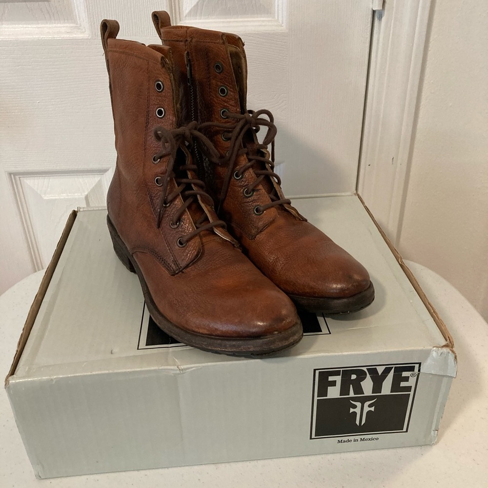 Frye Carson lace up ankle boot